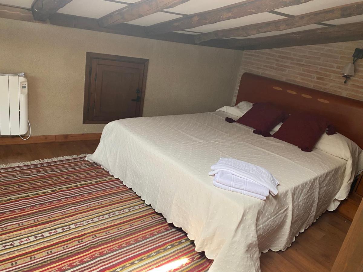 Casa Zapatero En Somontano Holiday home Salas Bajas